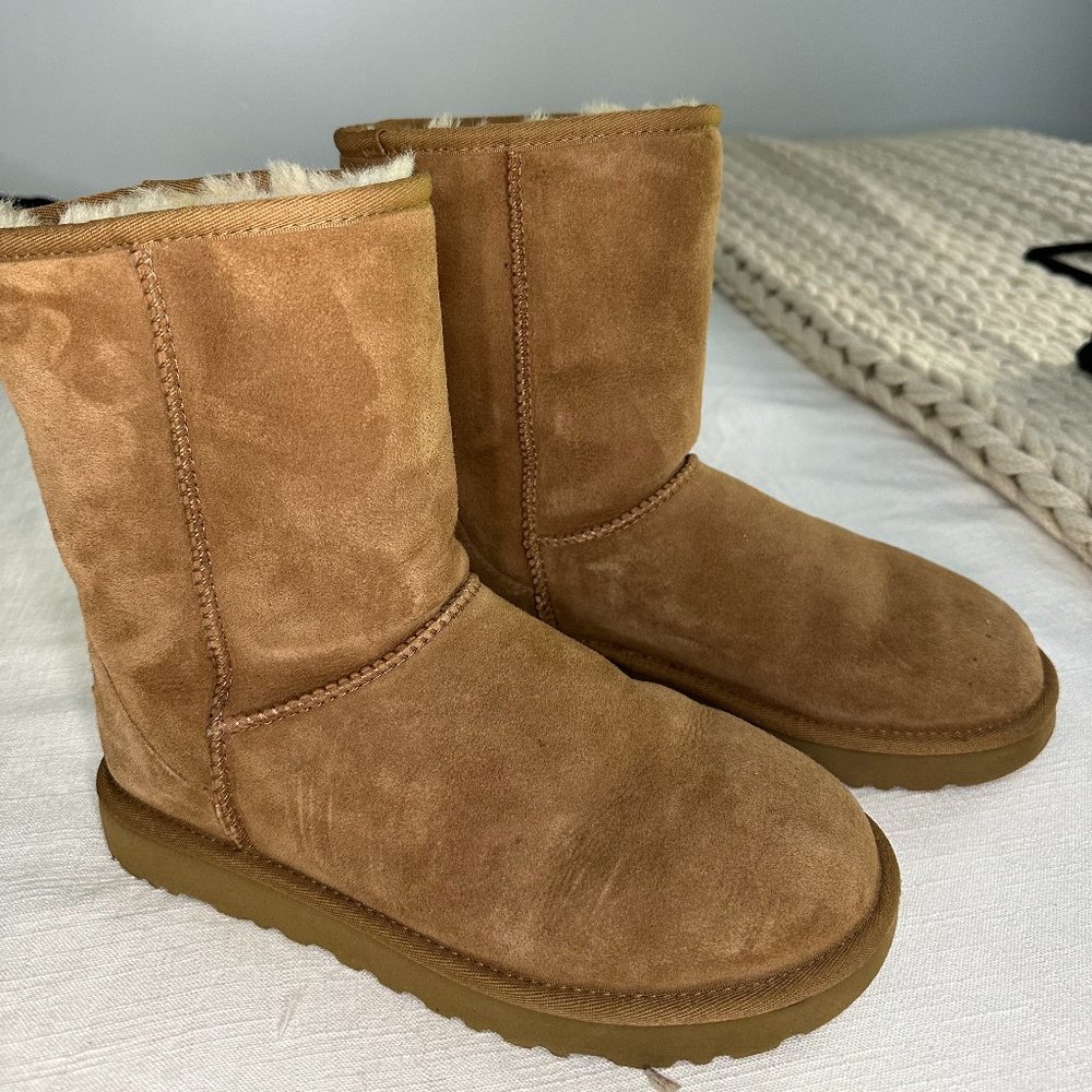 Ugg Classic Short II Boots in Chestnut | EUC